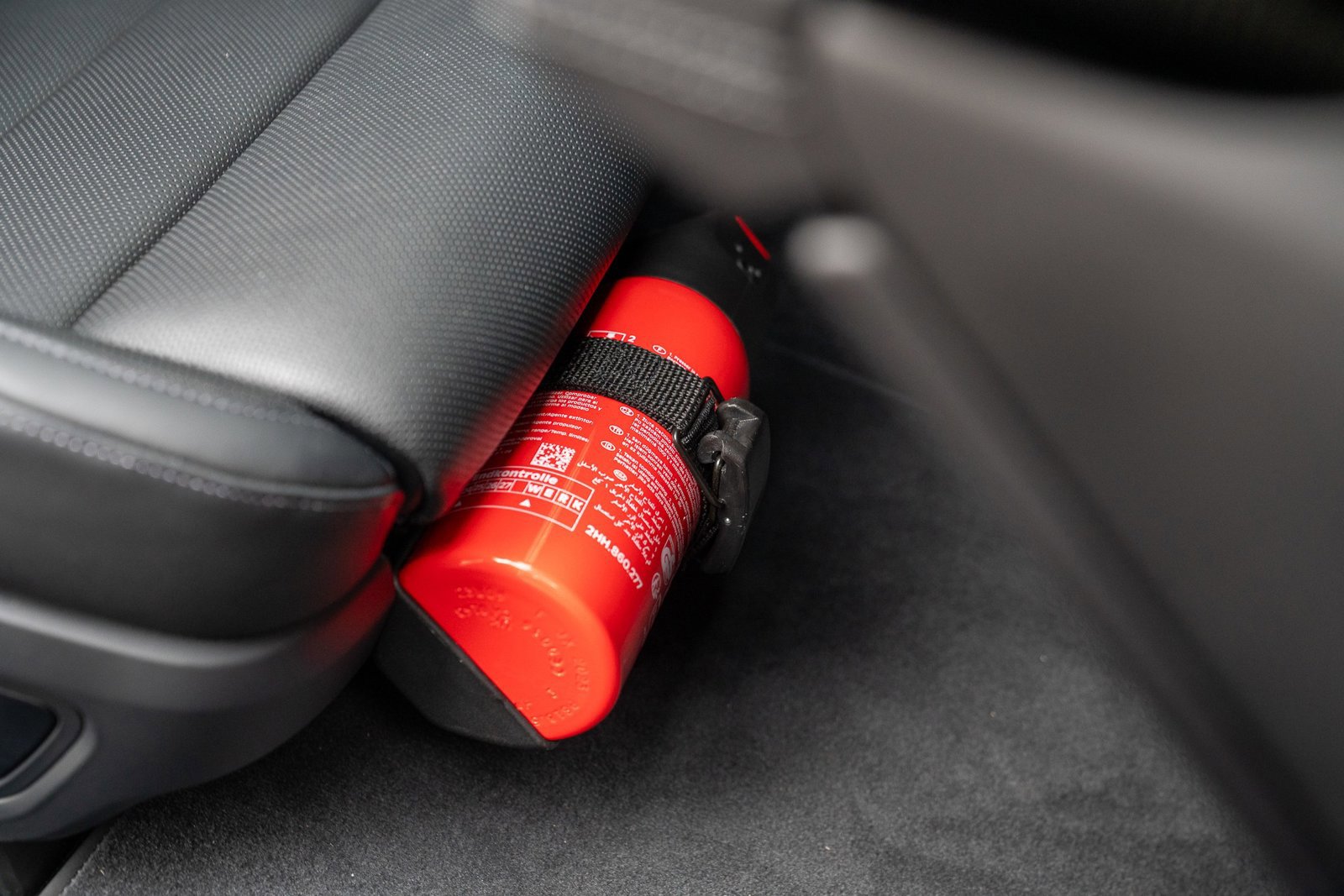 Used 2025 Porsche Taycan 4S image 24