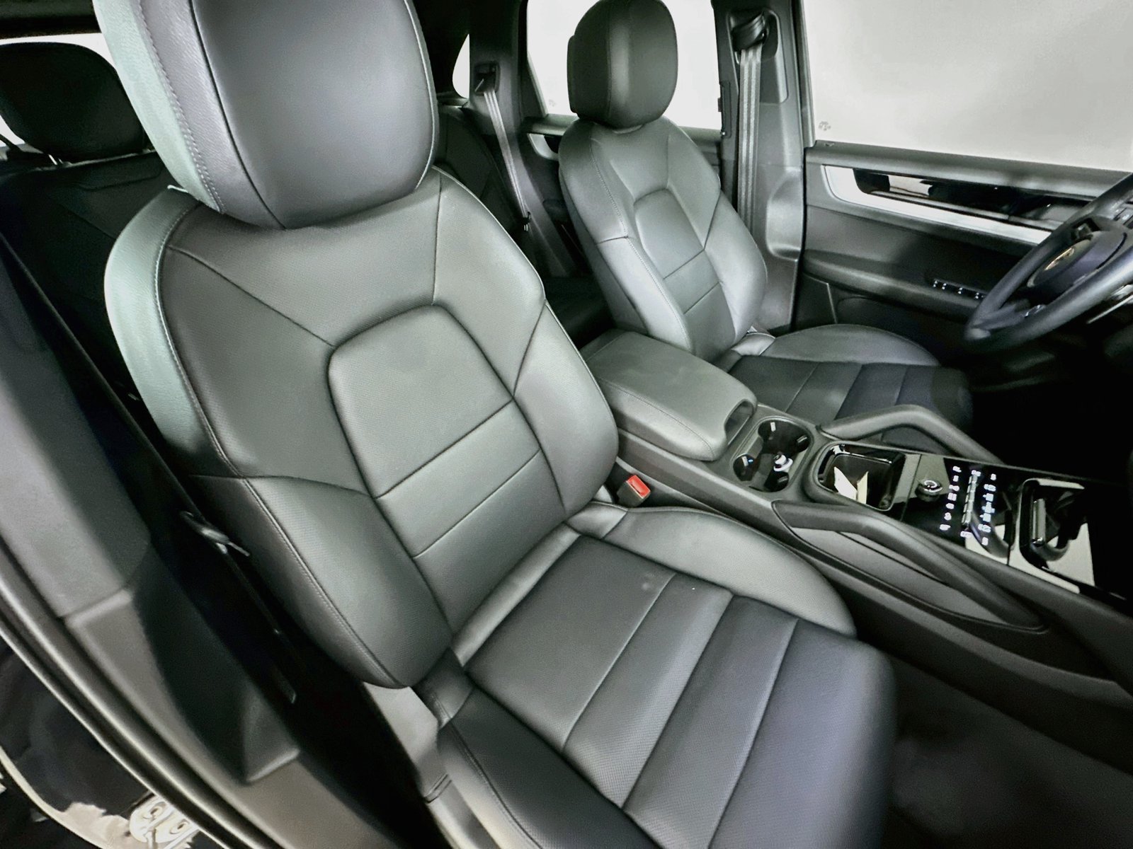 Certified 2025 Porsche Cayenne S AWD/4WD image 44
