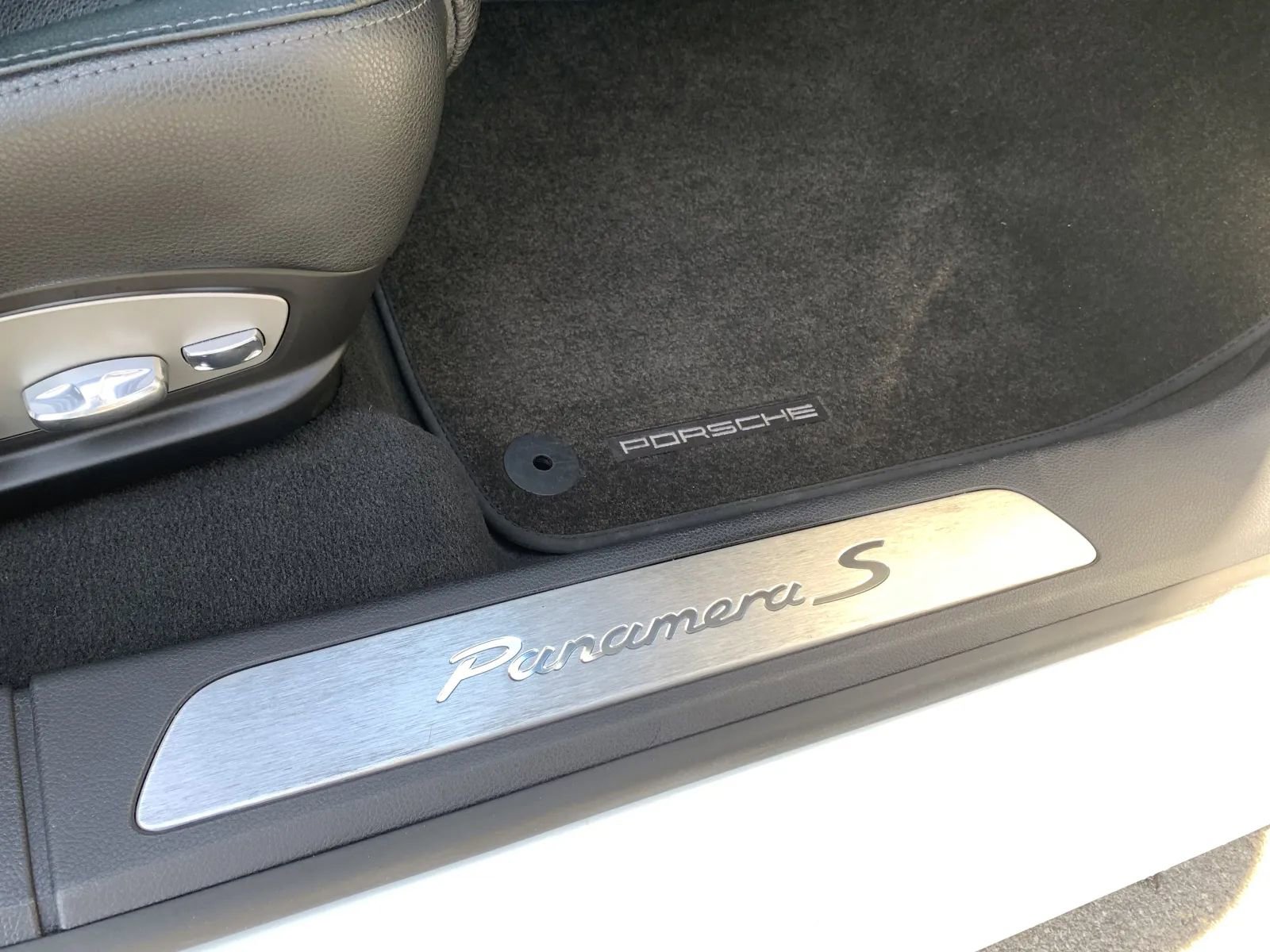 Used 2013 Porsche Panamera image 34