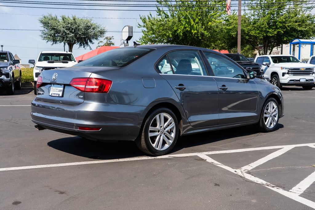 Used 2015 Volkswagen Jetta TDI SEL FWD image 4