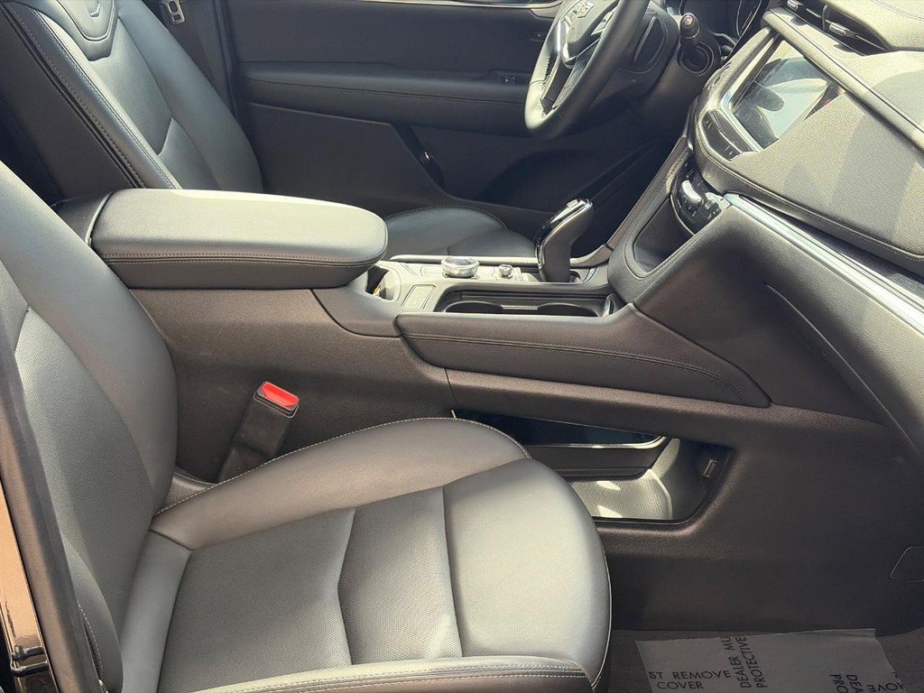 Certified 2025 Cadillac XT5 Premium Luxury AWD/4WD image 15