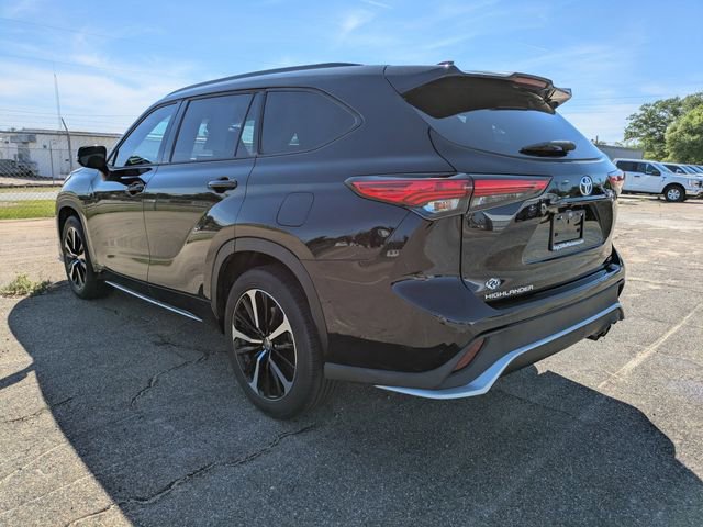 Used 2022 Toyota Highlander XSE FWD image 6
