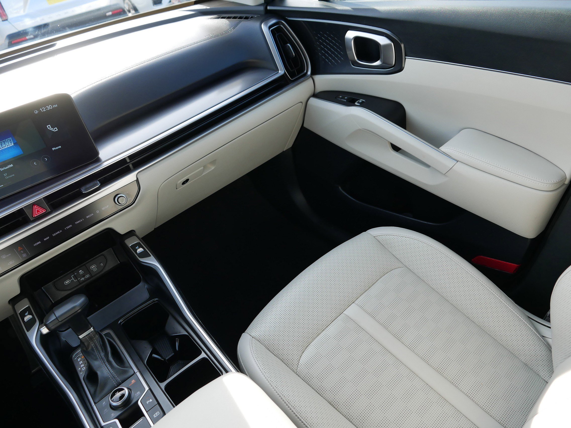 Certified 2025 Kia Sorento S w/ Panoramic Sunroof Package image 11