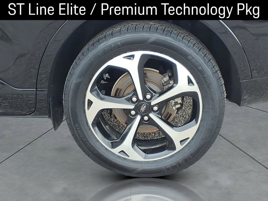 Used 2024 Ford Escape ST-Line Elite w/ Premium Technology Package image 4