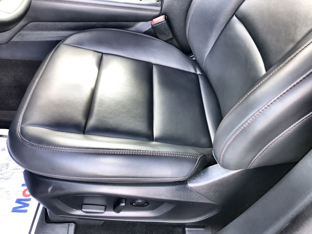 Used 2025 Ford Explorer Active w/ Active Comfort Package image 12