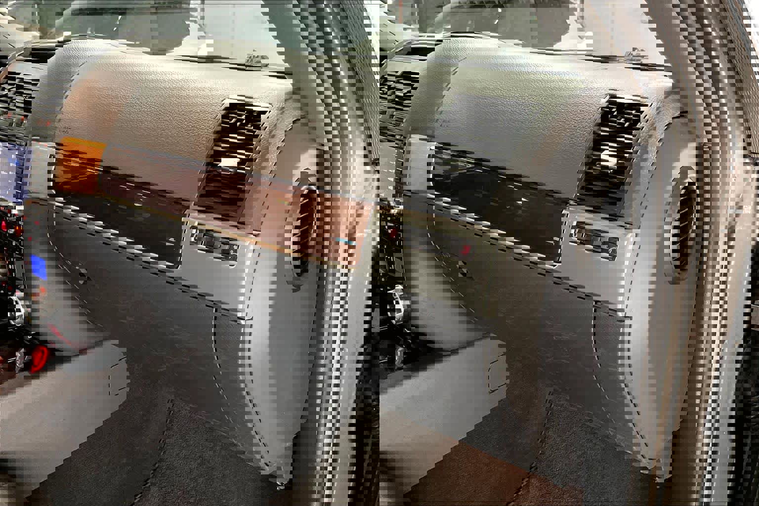 Used 2008 Volkswagen Touareg V8 image 16