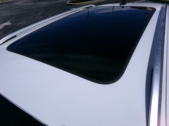 Used 2022 Volkswagen Taos SEL w/ Panoramic Sunroof Package FWD image 17