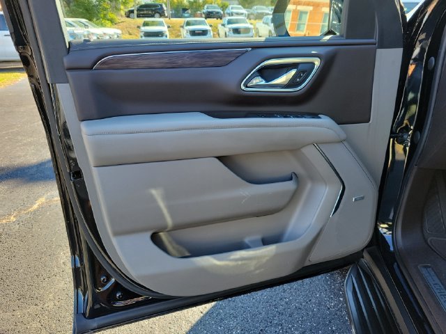 Used 2021 Chevrolet Suburban LT w/ LT Signature Plus Package AWD/4WD image 21