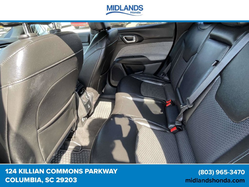 Used 2025 Jeep Compass Latitude w/ Sun & Sound Group AWD/4WD image 10