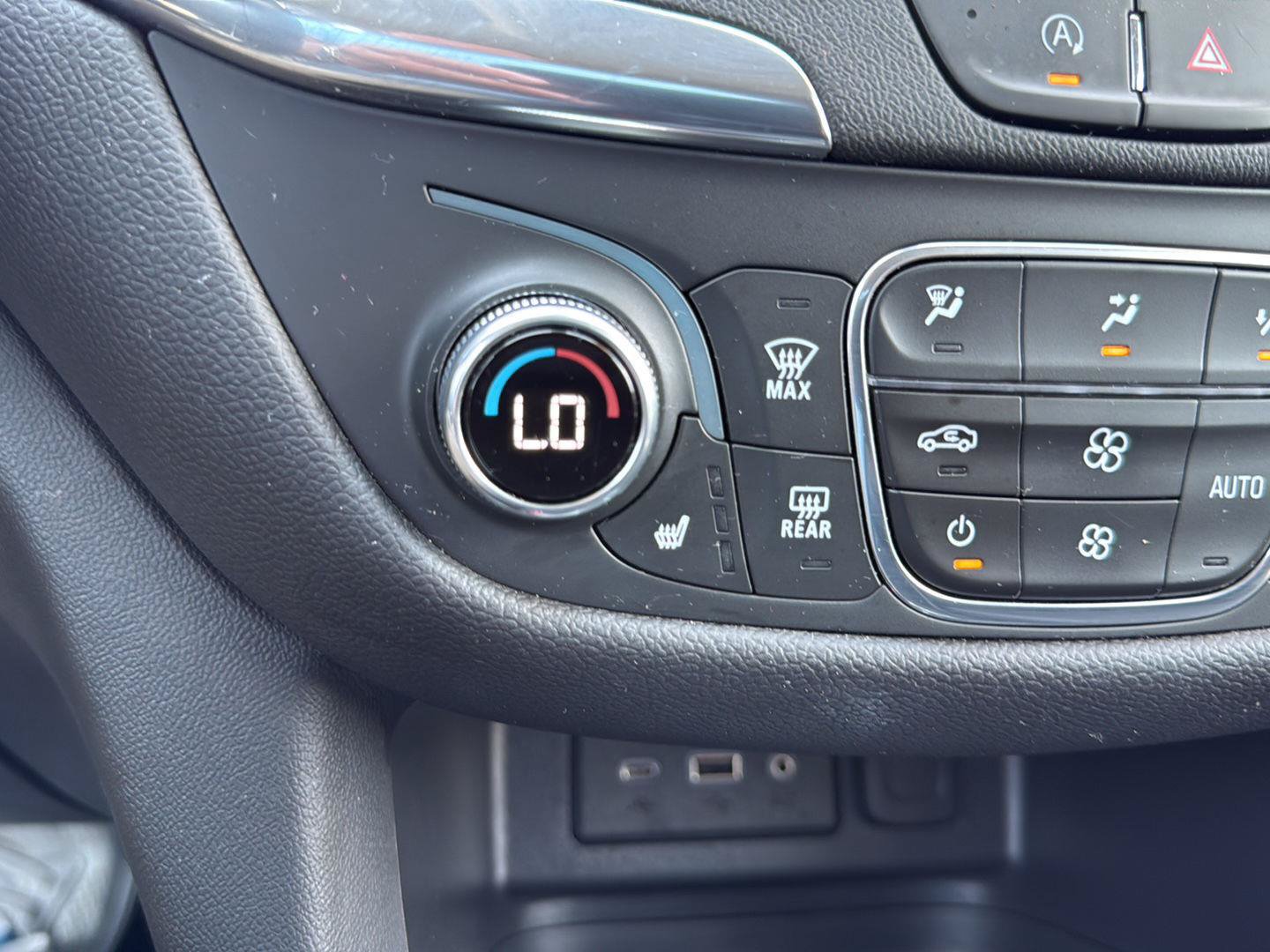 Used 2022 Chevrolet Equinox LT AWD/4WD image 41