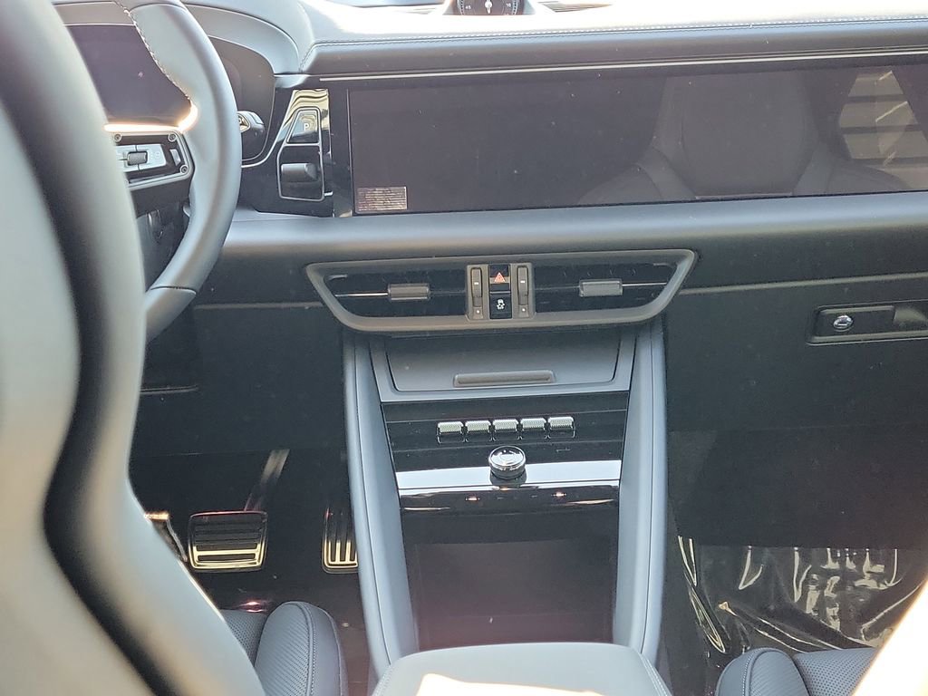 New 2026 Porsche Macan 4S Electric image 22