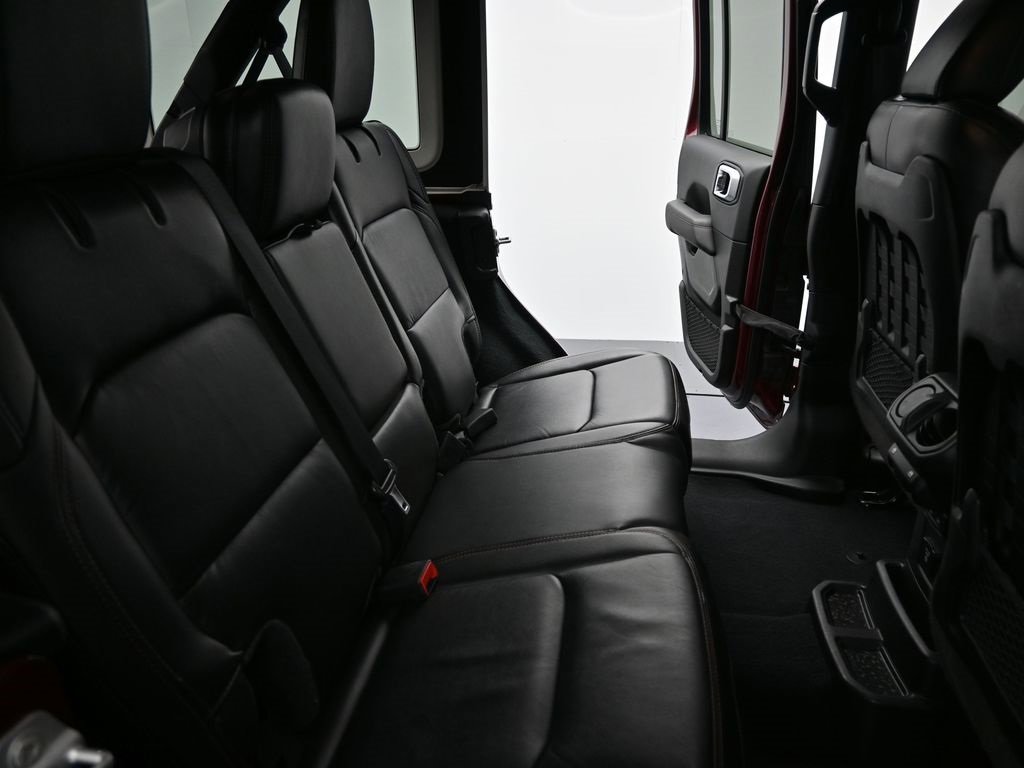 Used 2022 Jeep Wrangler Unlimited Rubicon w/ Trailer Tow Package image 14