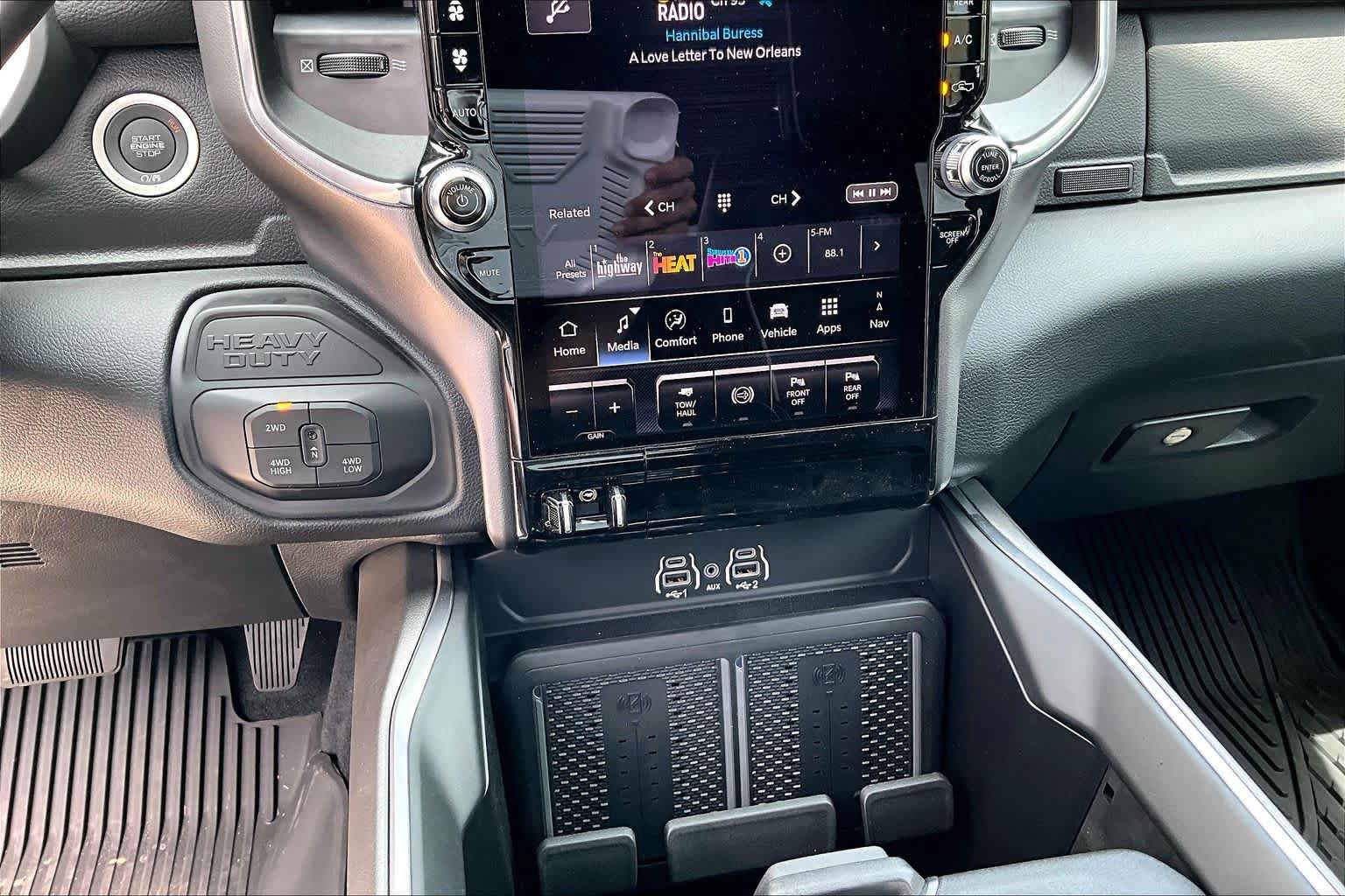 New 2026 RAM 3500 Laramie AWD/4WD image 19