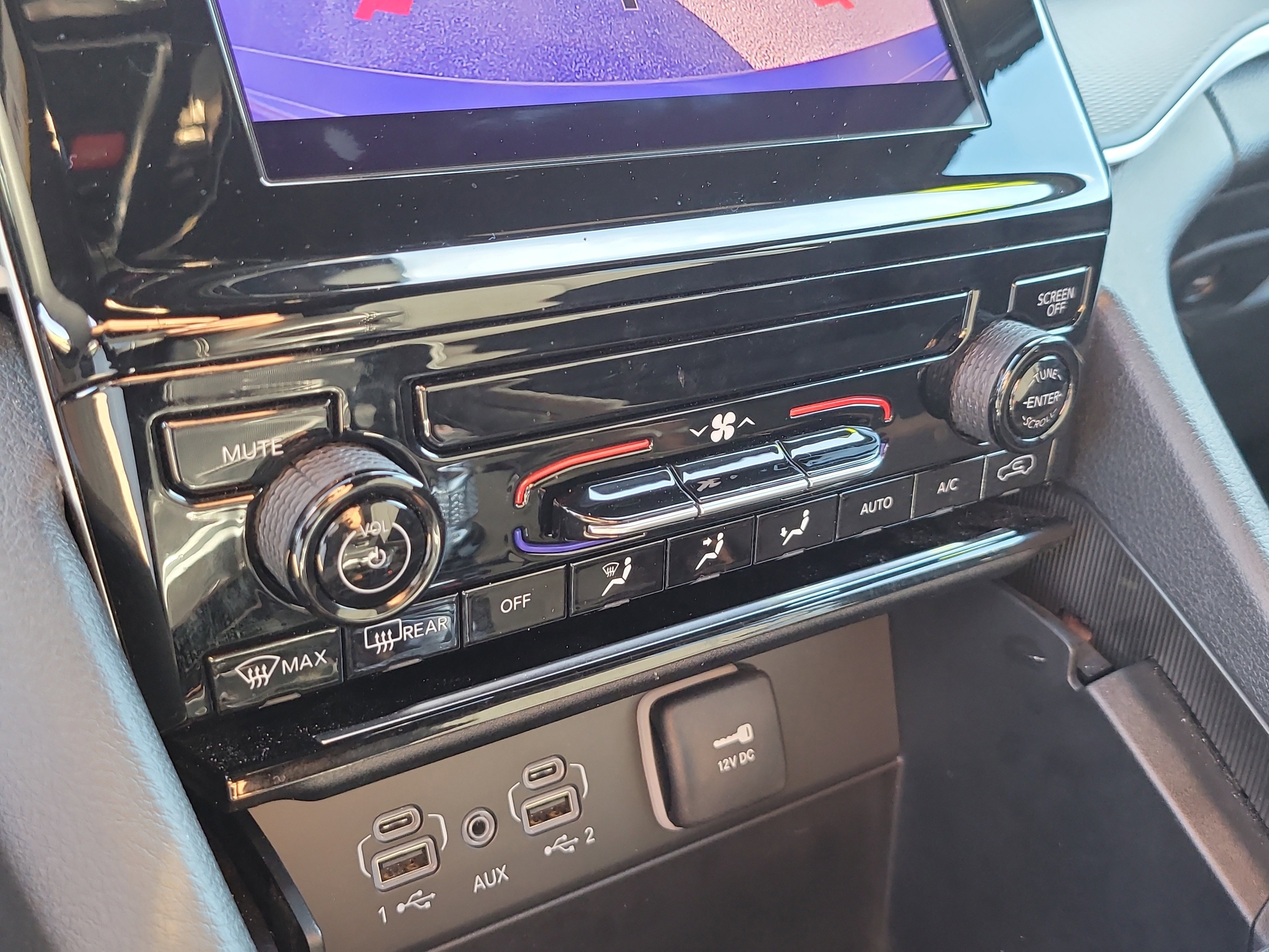 Used 2025 Jeep Grand Cherokee Laredo w/ MOPAR Finishing Package image 22