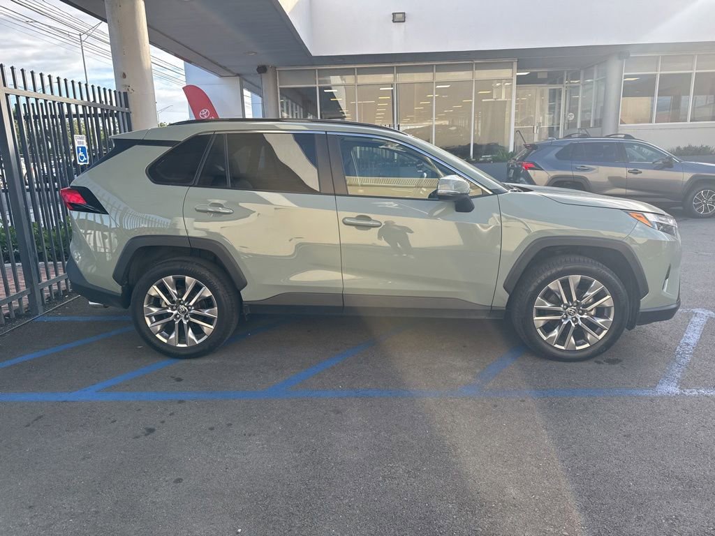 Used 2024 Toyota RAV4 XLE Premium FWD image 4
