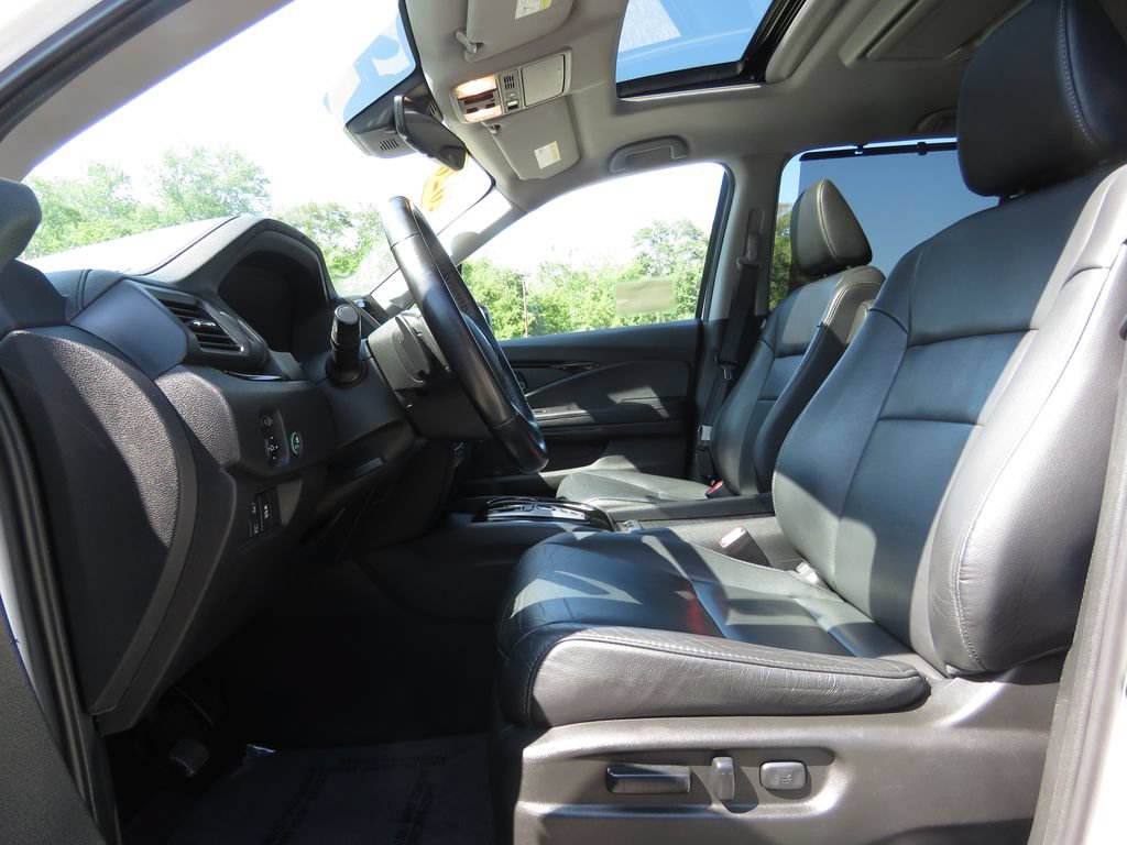 Used 2020 Honda Pilot Touring image 10
