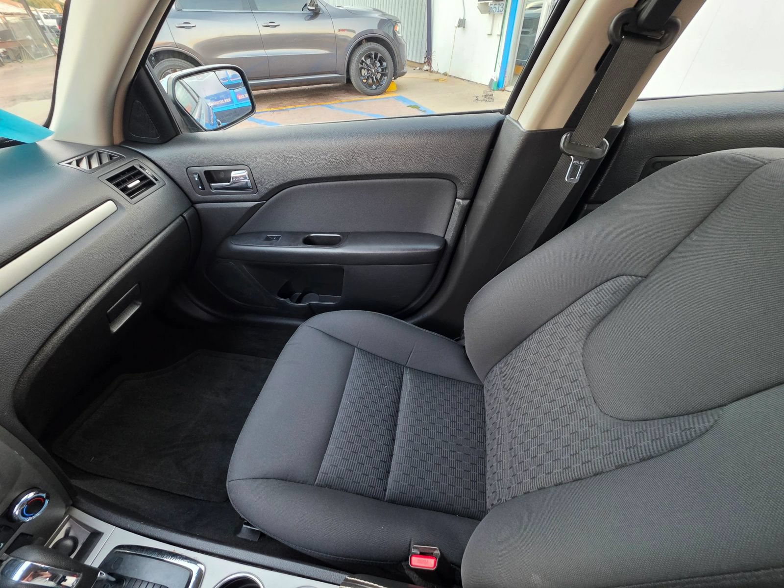 Used 2012 Ford Fusion SE FWD image 18