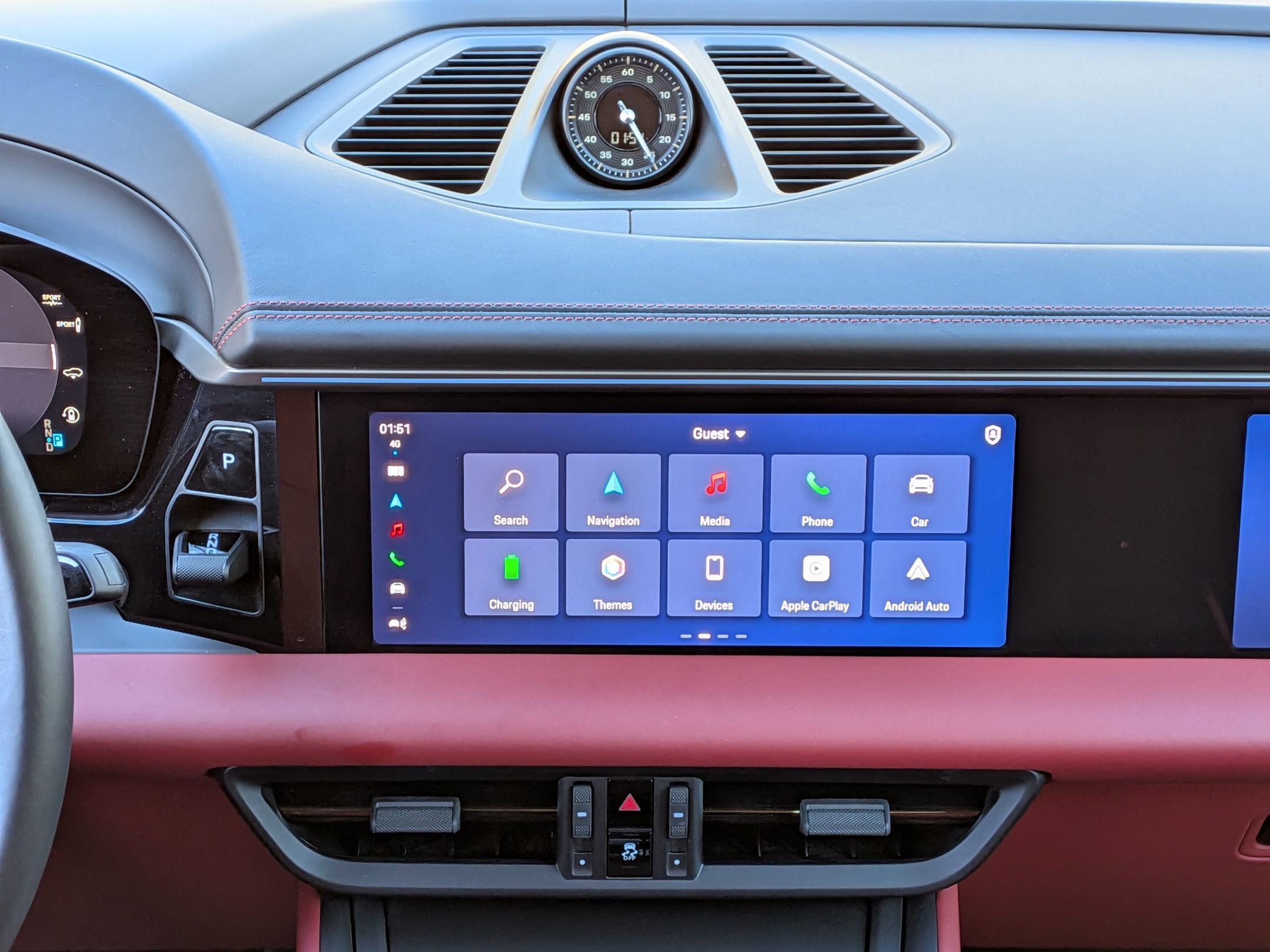 Certified 2025 Porsche Macan 4S Electric AWD/4WD image 13