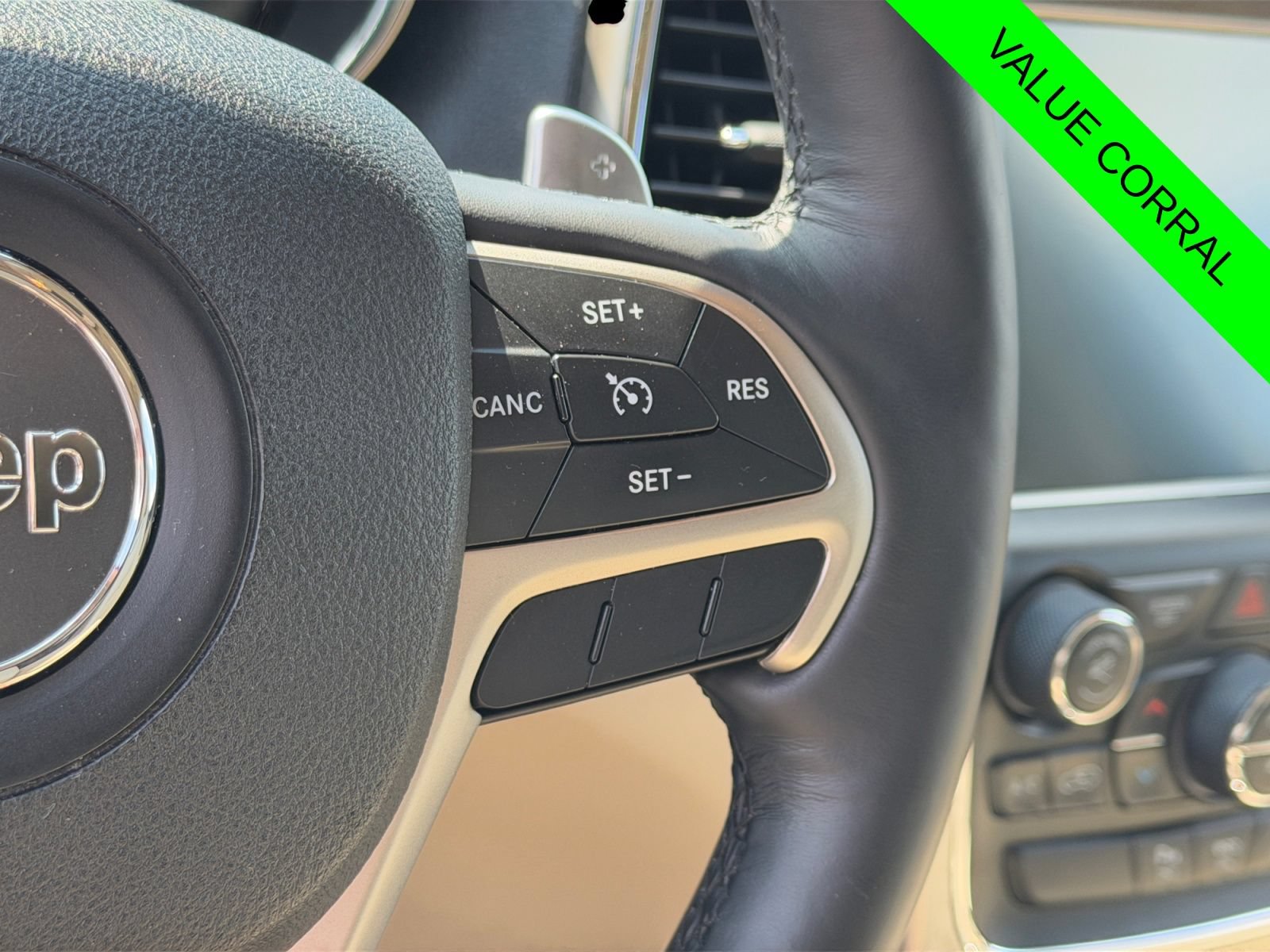 Used 2015 Jeep Grand Cherokee Limited w/ Trailer Tow Group IV AWD/4WD image 26