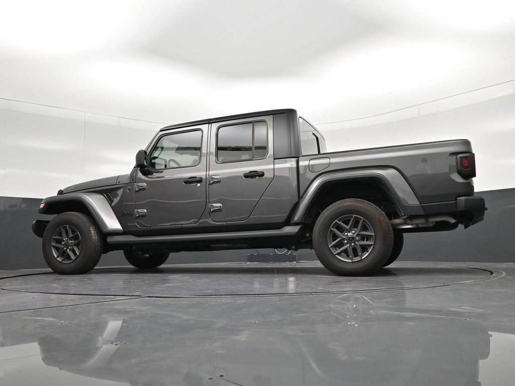 Used 2025 Jeep Gladiator Sport AWD/4WD image 31