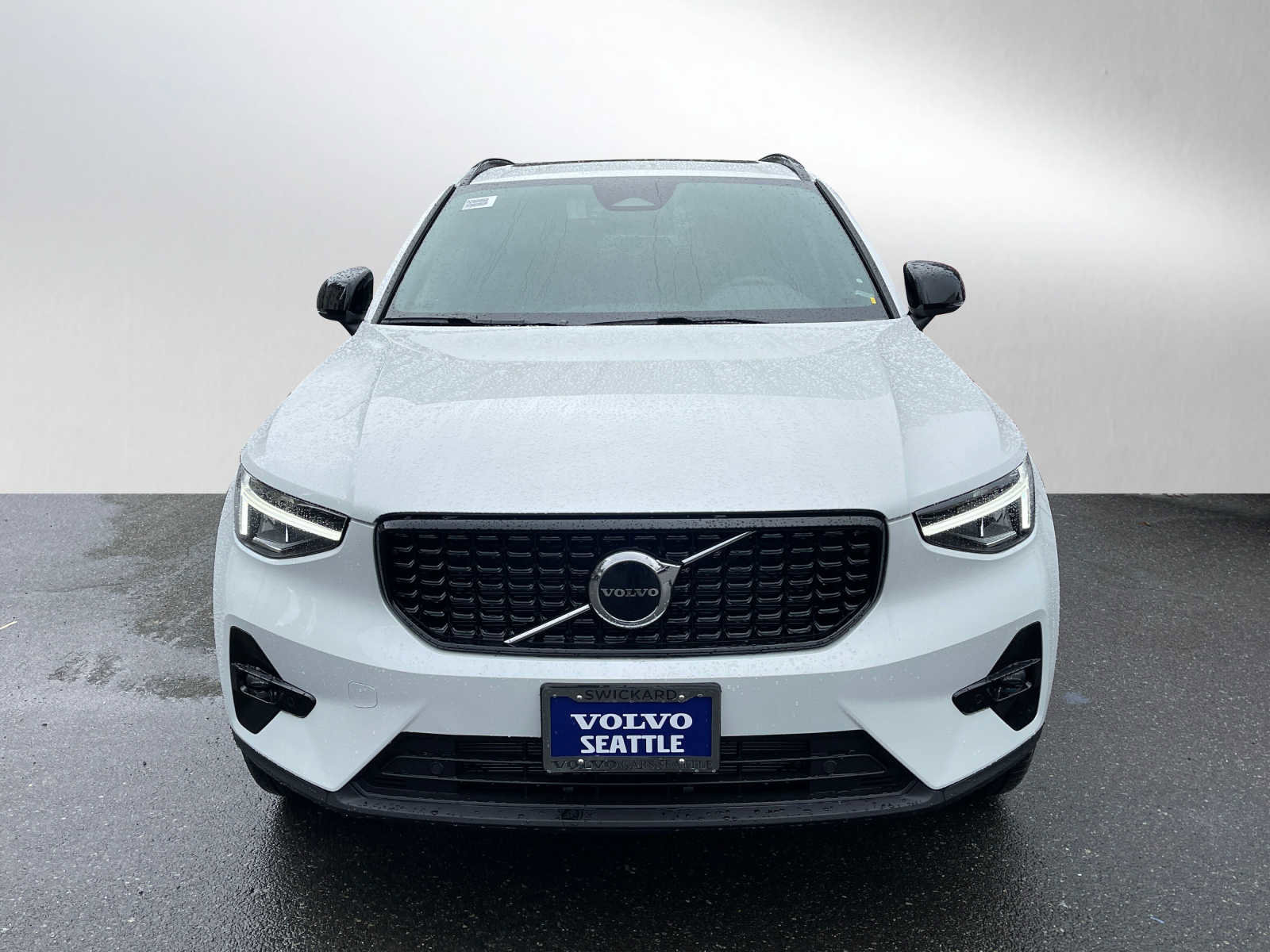 New 2023 Volvo XC40 B5 Plus w/ Protection Package Premier image 1