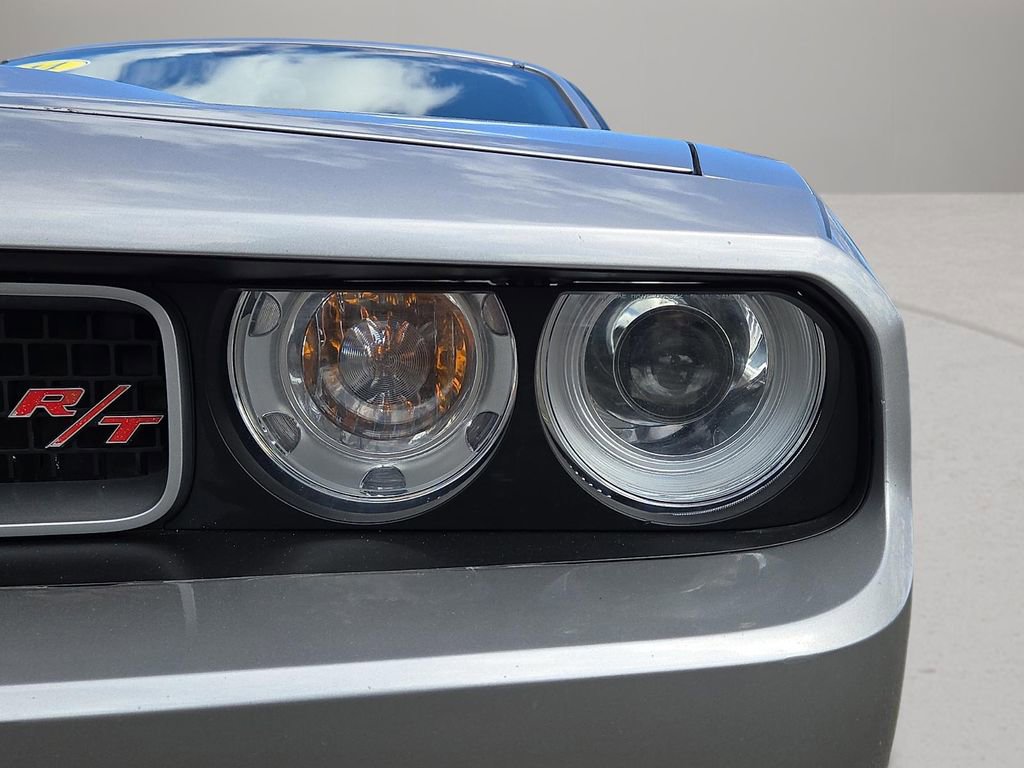 Used 2014 Dodge Challenger R/T RWD image 9