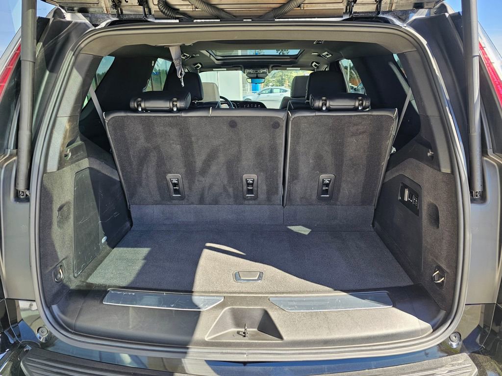 Certified 2023 Cadillac Escalade Premium Luxury w/ Performance Package image 14