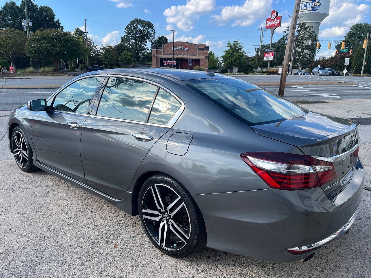 Used 2016 Honda Accord Touring image 4