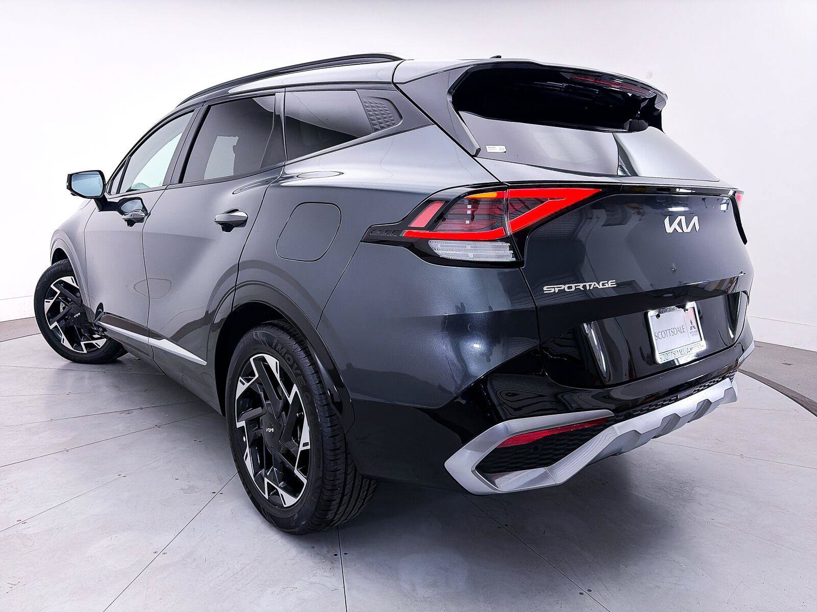 Used 2023 Kia Sportage SX FWD image 2