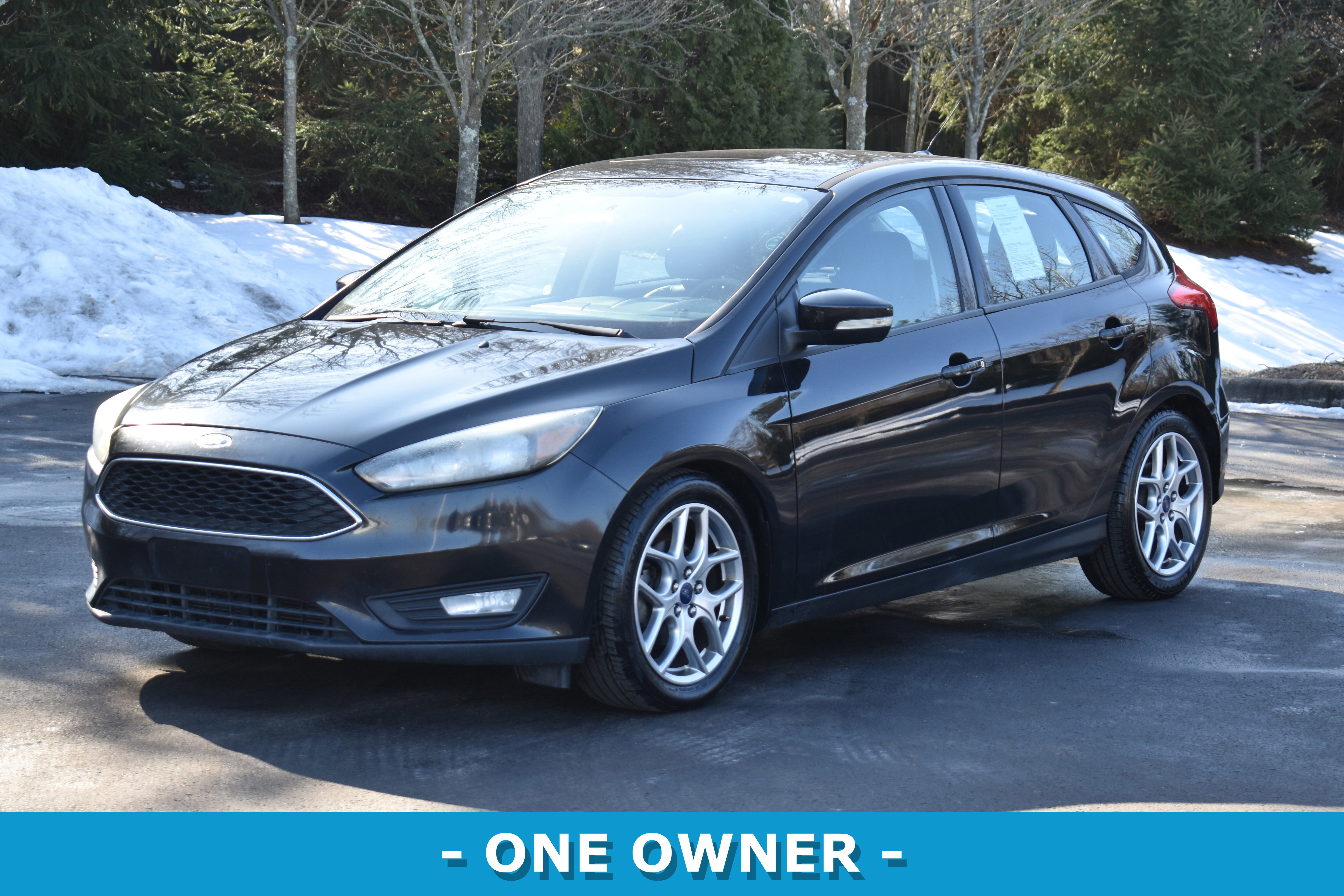 Used 2015 Ford Focus SE w/ Equipment Group 201A image 3