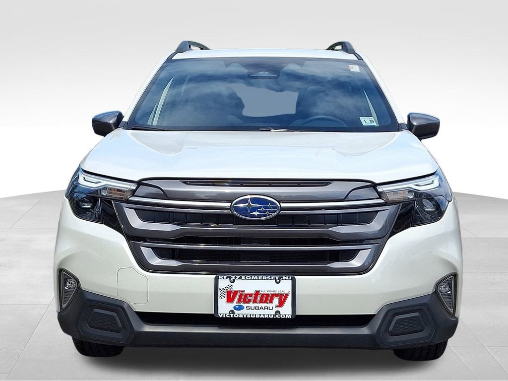 Used 2025 Subaru Forester Premium image 2