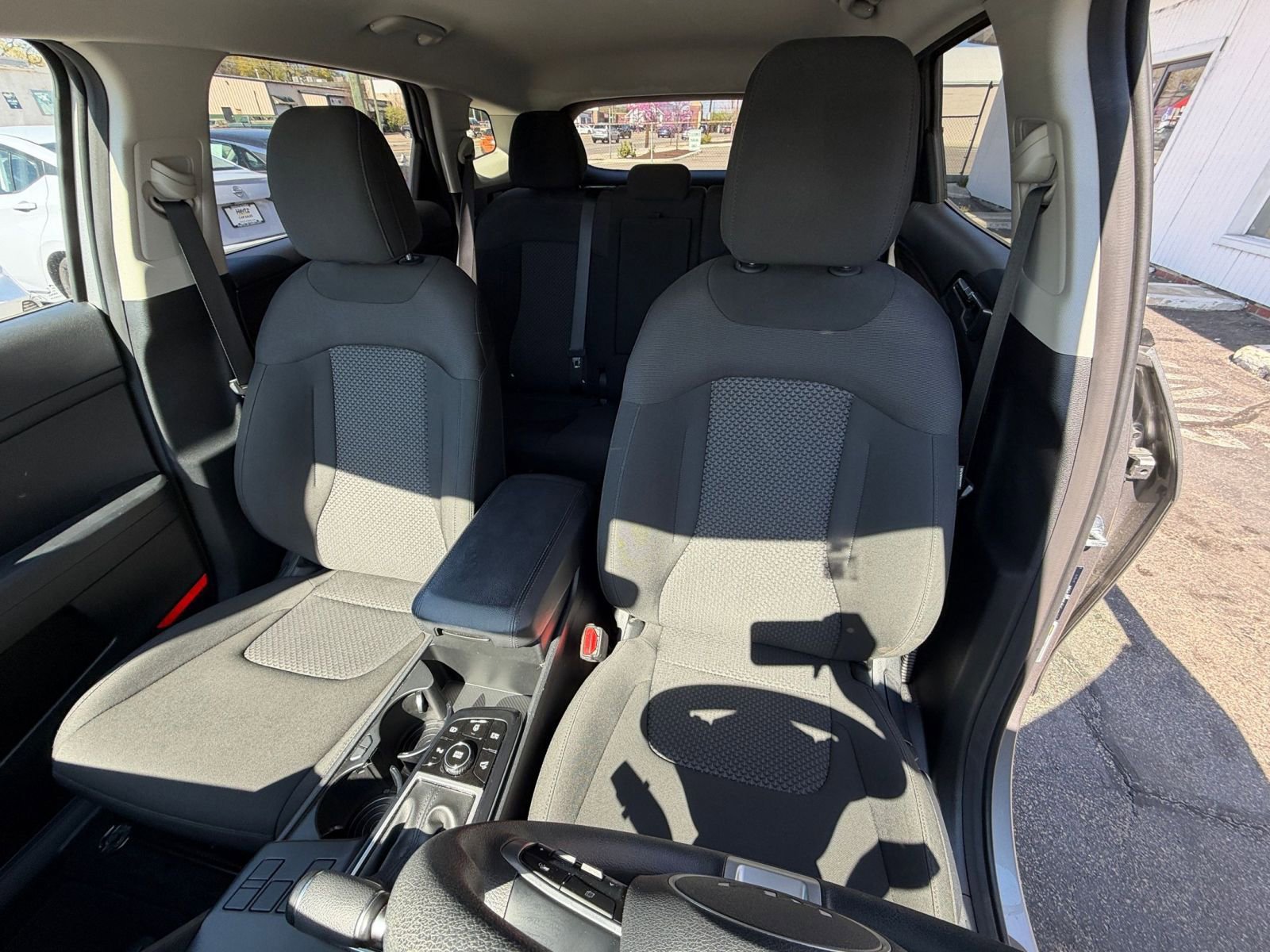 Used 2025 Kia Sportage LX image 35