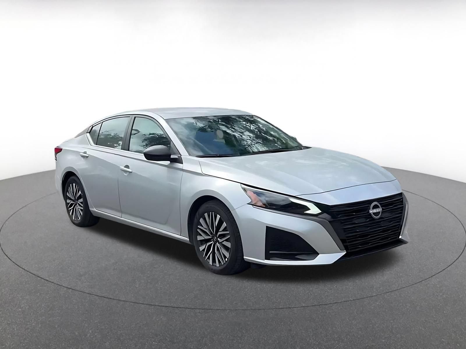 Used 2026 Nissan Altima 2.5 SV FWD image 3