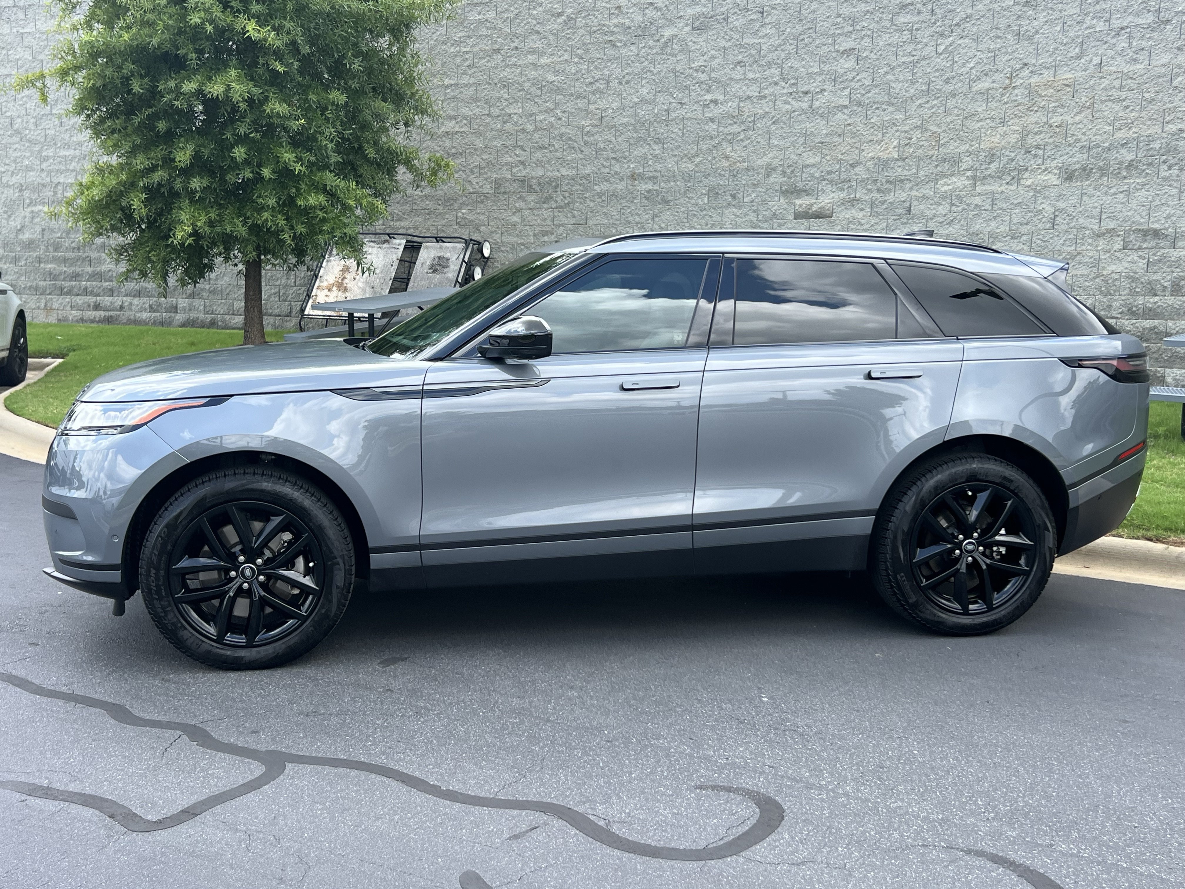 Certified 2026 Land Rover Range Rover Velar S AWD/4WD image 4