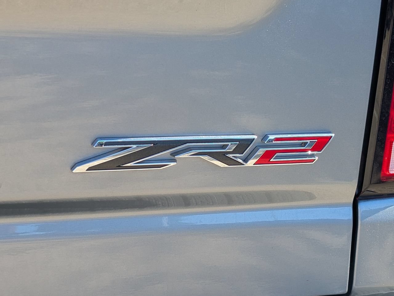 Used 2025 Chevrolet Silverado 2500 ZR2 w/ Technology Package AWD/4WD image 8