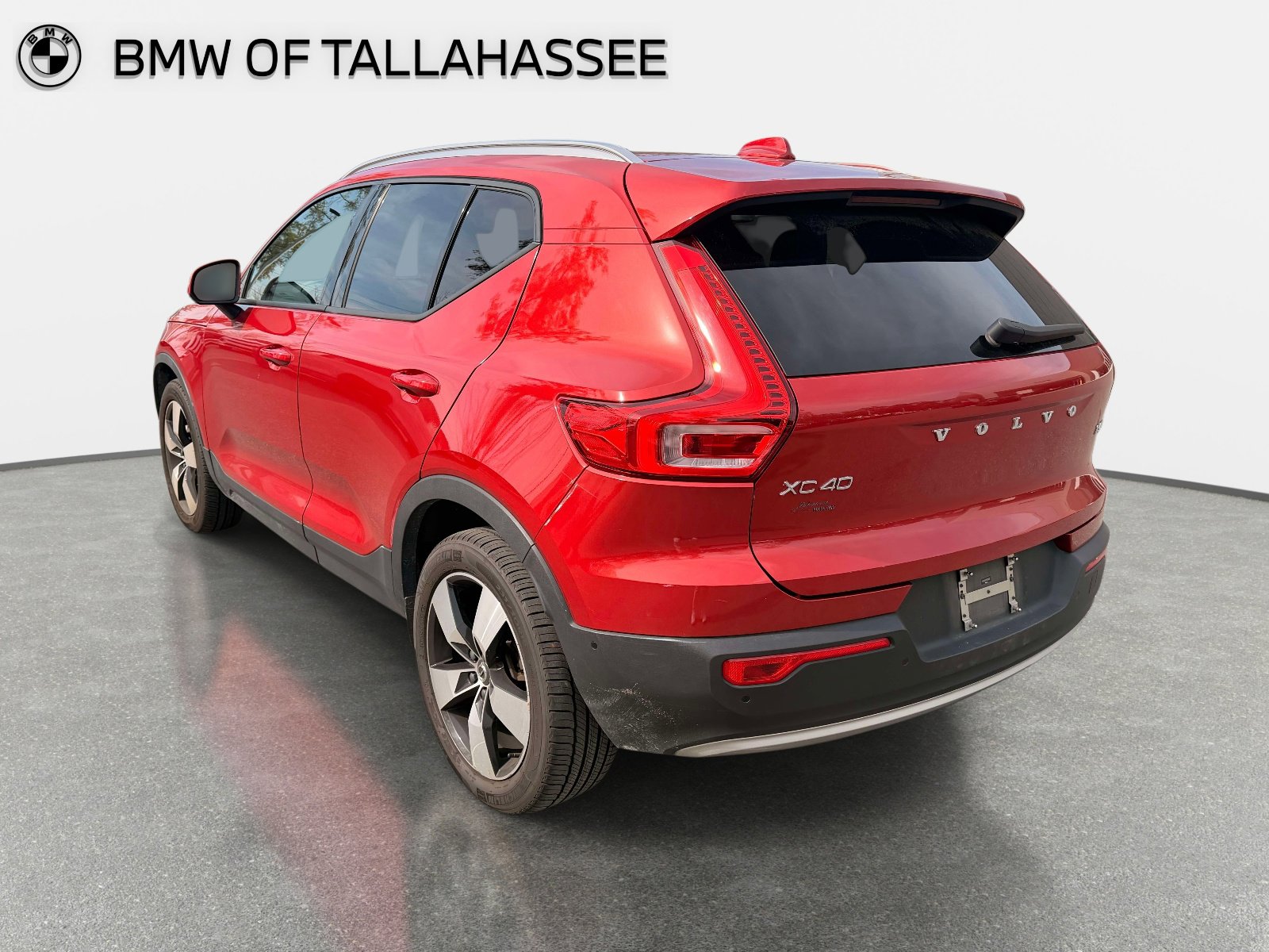 Used 2019 Volvo XC40 T5 Momentum image 8