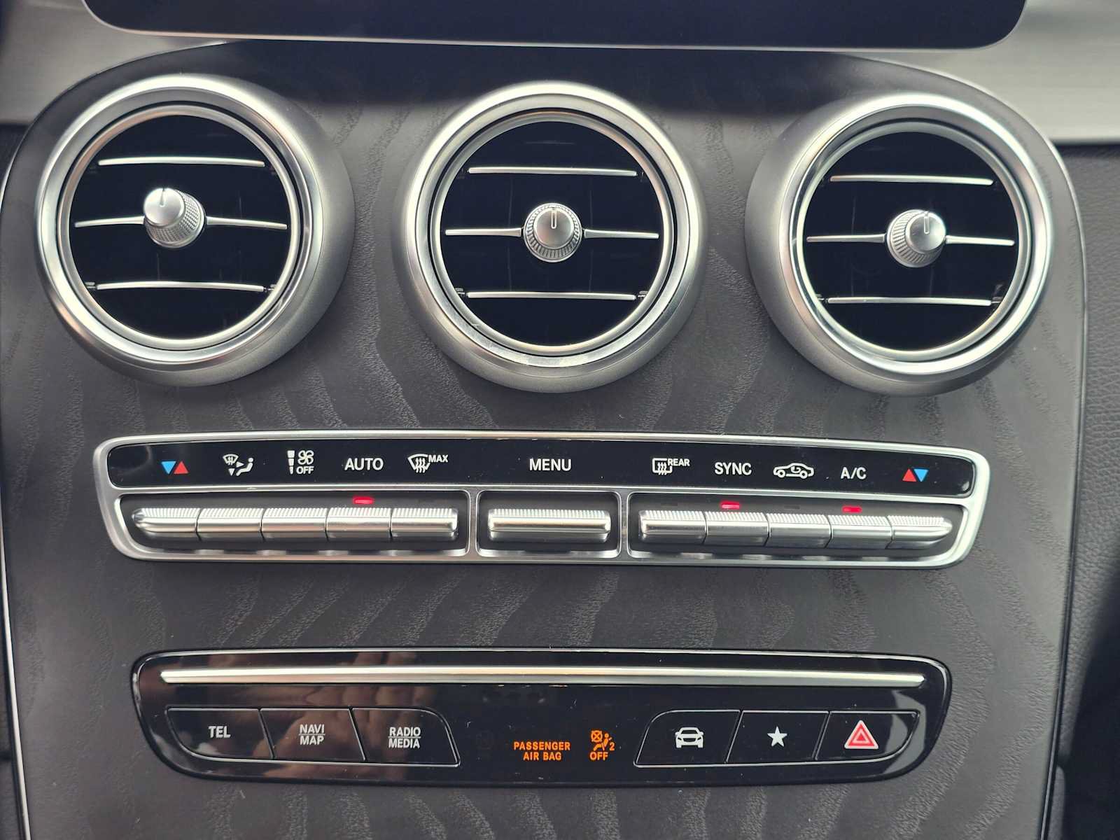 Used 2021 Mercedes-Benz GLC 300 4MATIC image 29