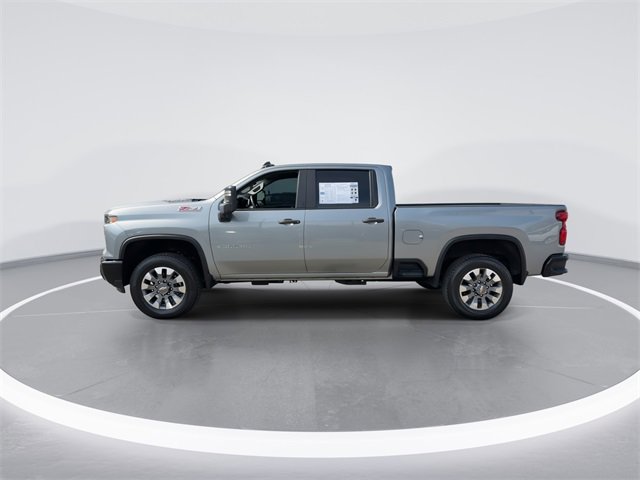 Used 2024 Chevrolet Silverado 2500 Custom w/ Custom Value Package image 5