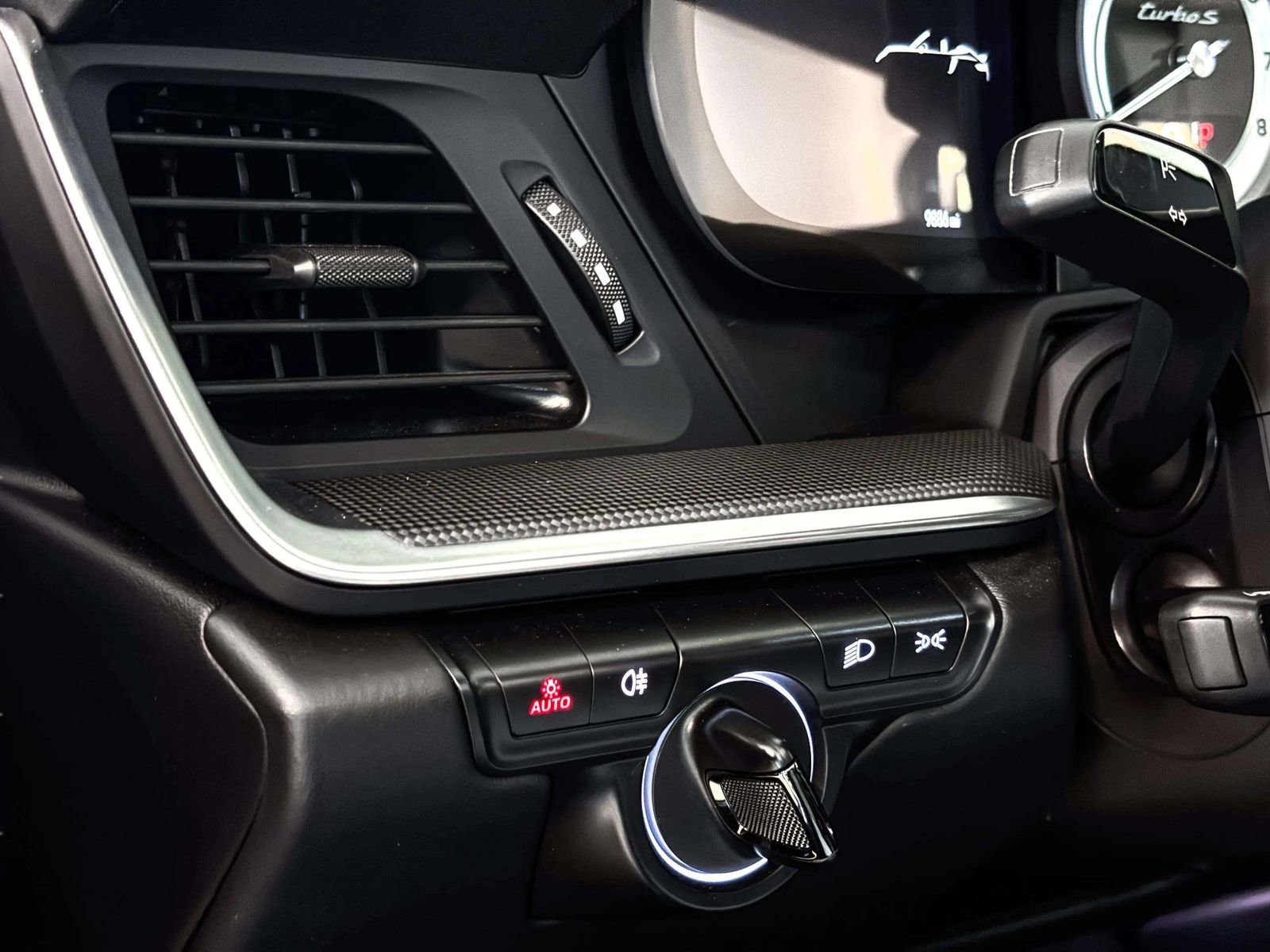 Used 2022 Porsche 911 Turbo S image 30