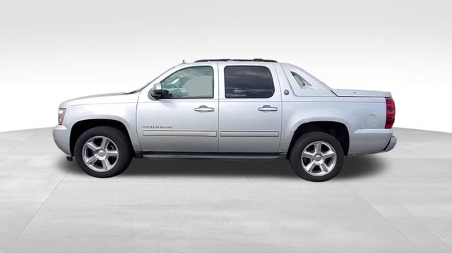 Used 2013 Chevrolet Avalanche LT image 5