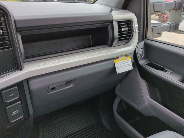 New 2026 Ford F550 4x4 Regular Cab Super Duty image 15