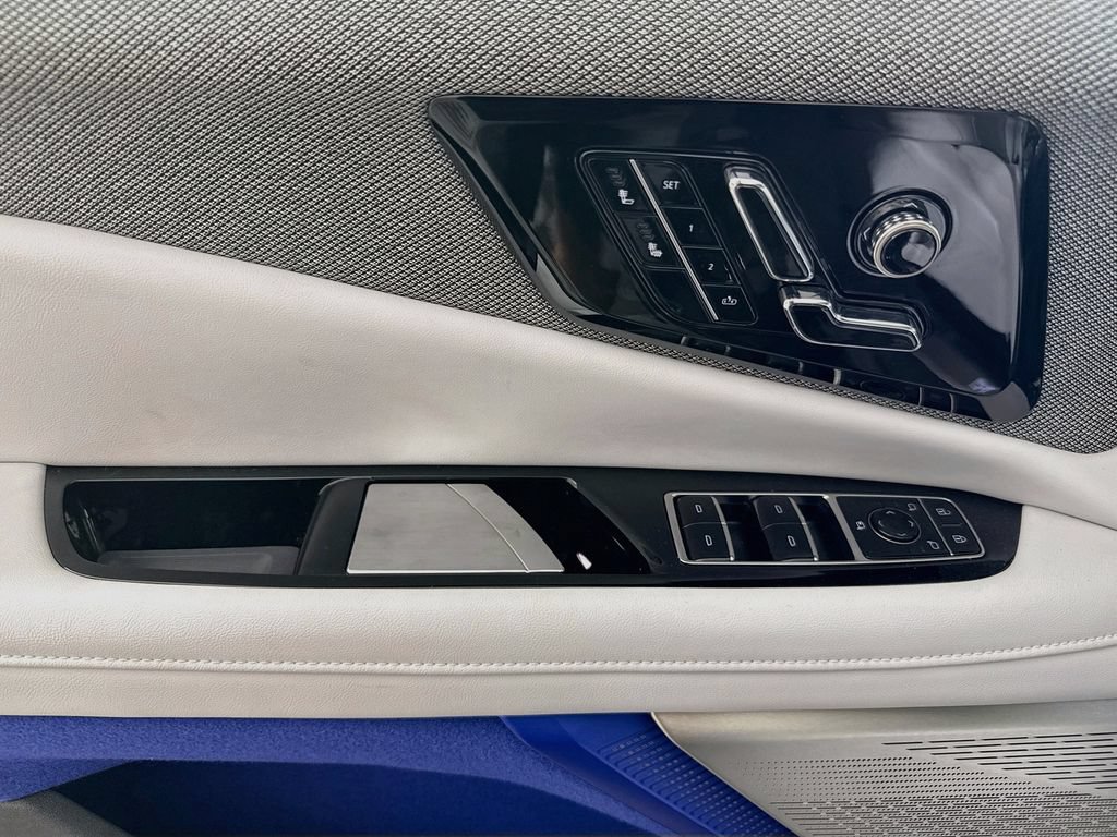 Certified 2025 Cadillac Optiq Sport 1 AWD/4WD image 18