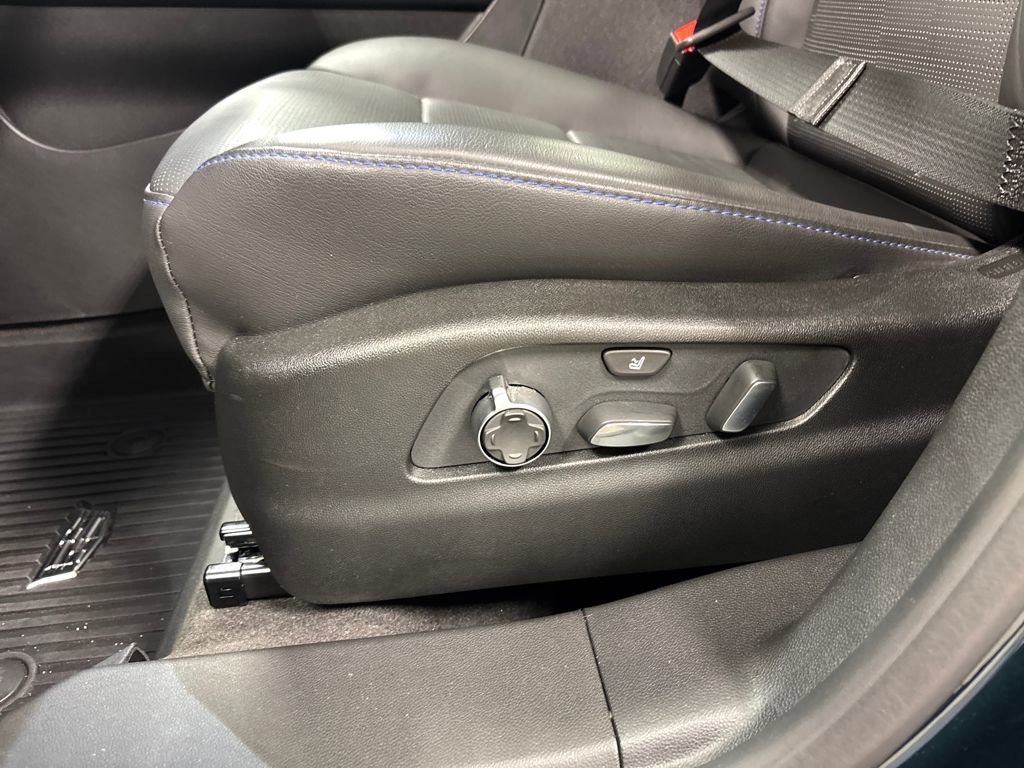 Certified 2025 Cadillac XT4 Sport image 23