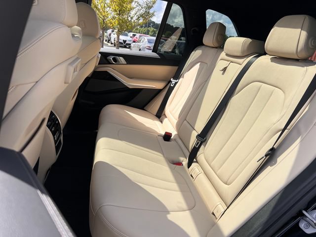Used 2021 BMW X5 sDrive40i w/ Premium Package RWD image 18