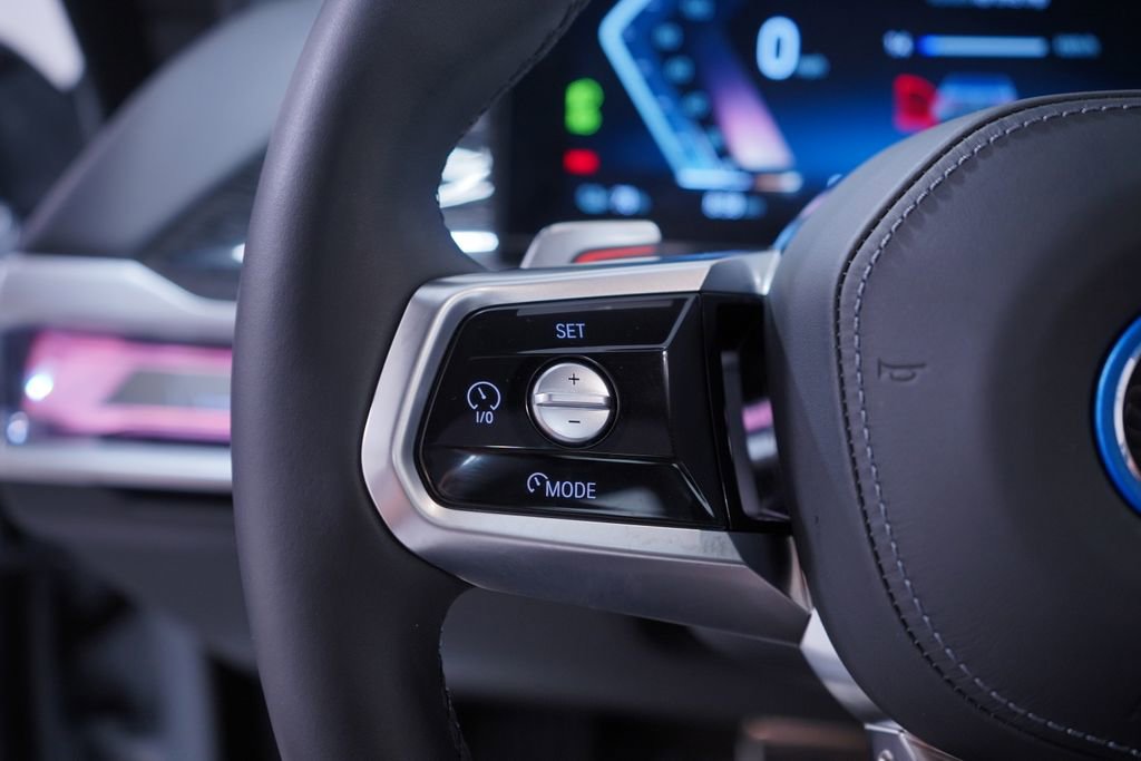 Used 2025 BMW i7 eDrive50 w/ M Sport Package image 20