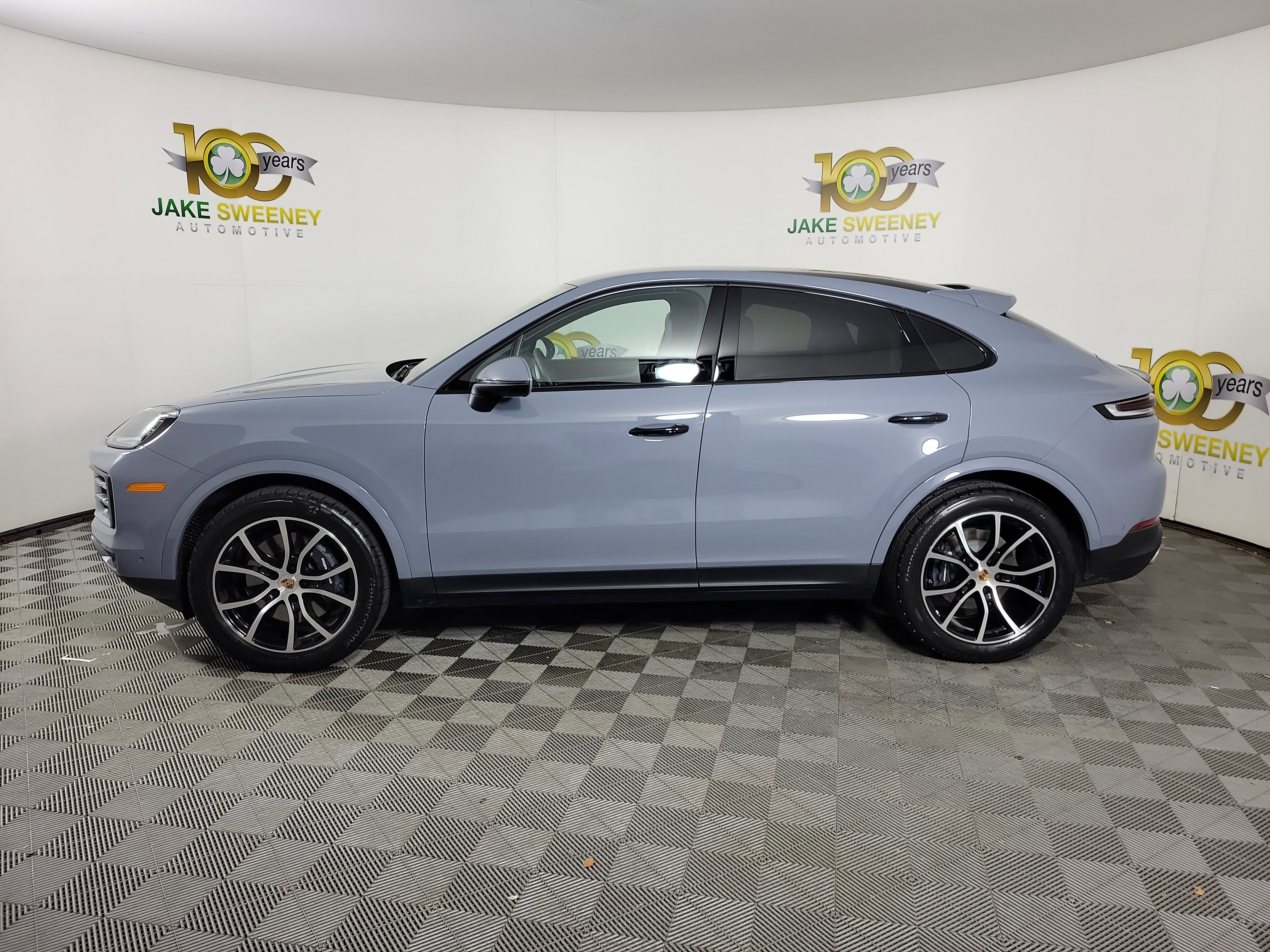 Used 2025 Porsche Cayenne Coupe AWD/4WD image 4