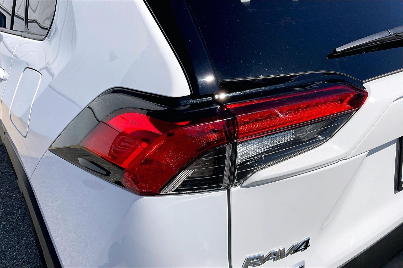 Used 2025 Toyota RAV4 LE AWD/4WD image 33