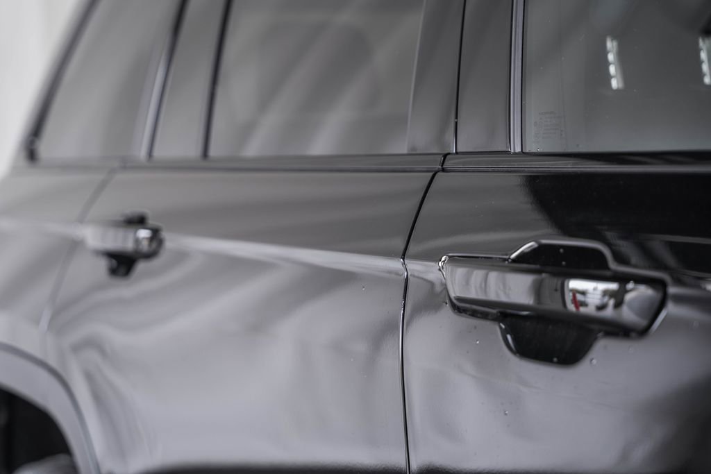 New 2025 Jeep Grand Cherokee Altitude w/ Trailer Tow Package image 15