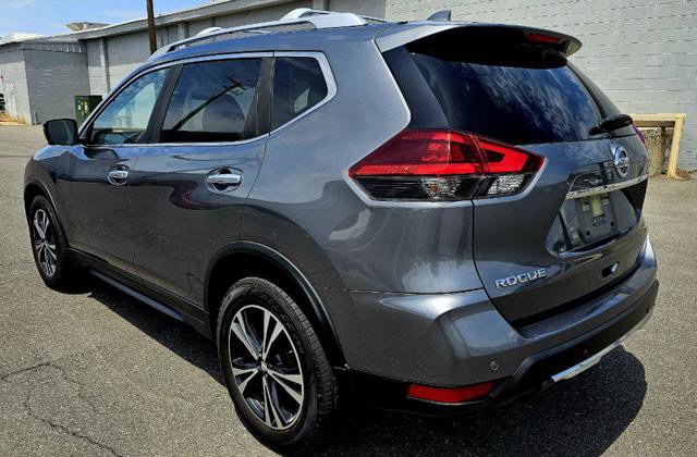 Used 2019 Nissan Rogue SV w/ Premium Package AWD/4WD image 7