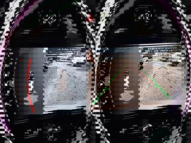 Used 2022 MINI Cooper 4-Door Hardtop image 19